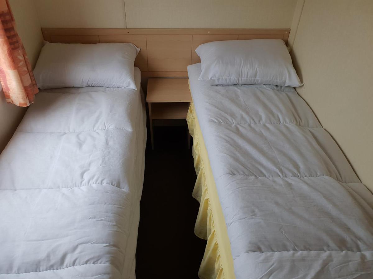 Holiday Home In Lyons Robin Hood Holiday Park Meliden Luaran gambar